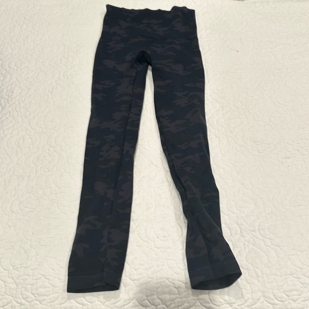 Spanx camp leggings sz M great condition